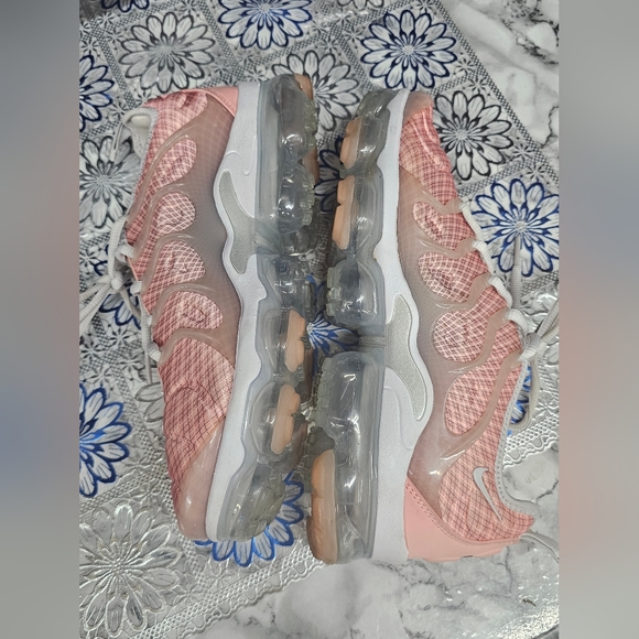 Nike Air Vapormax Plus Bleached Coral  Women's - Picture 5 of 7